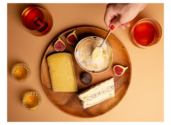 Un thé, des fromages, des accords.